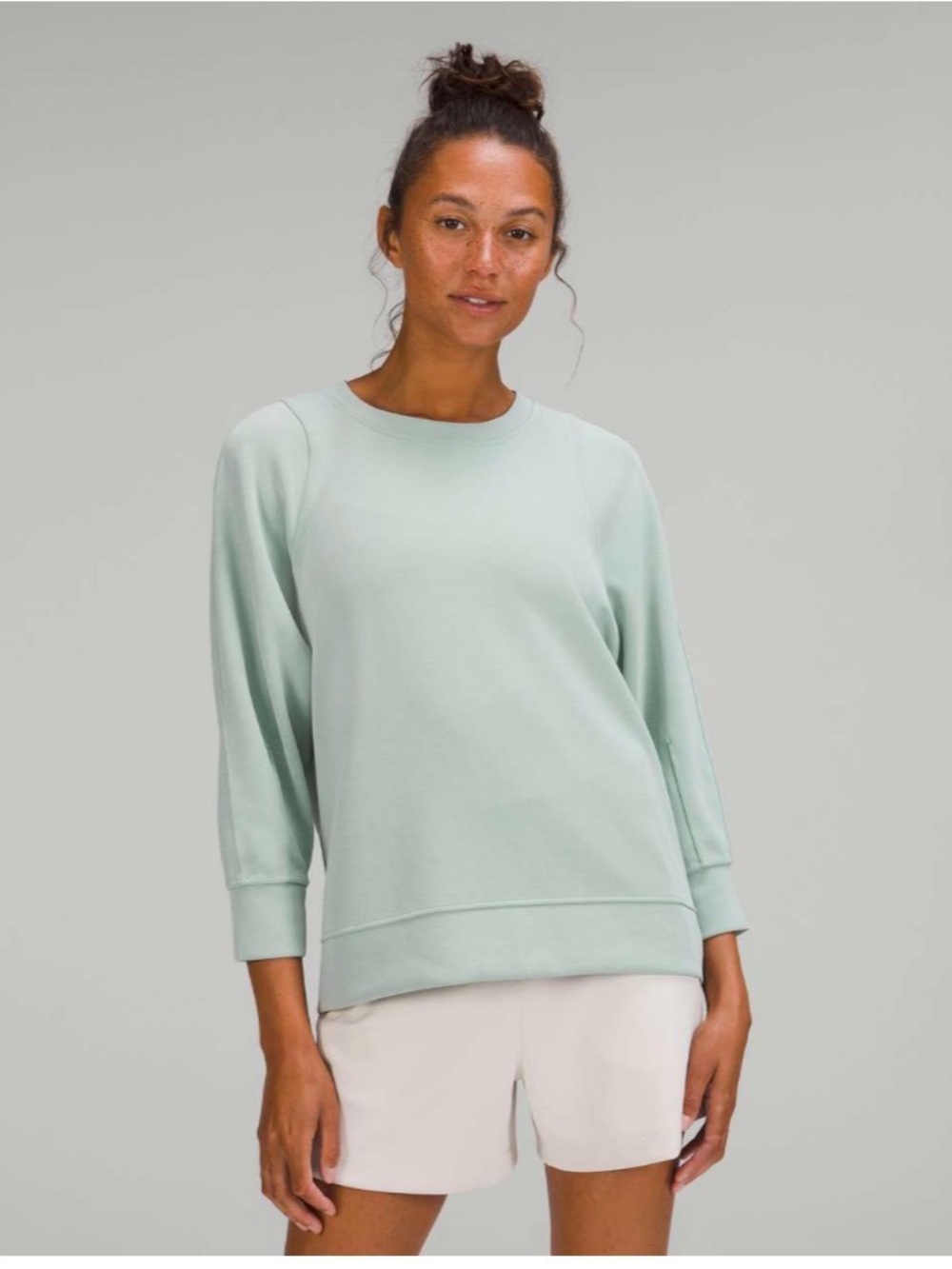 Lululemon Women's Softstreme Draped-Back Crew
Silver Blue size 6